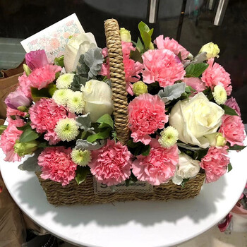 母亲妈妈女友生日礼物全国同城送花北京上海深圳成都康乃馨香槟混搭