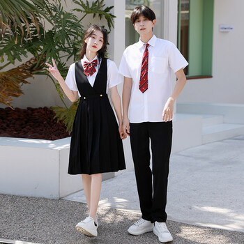 学院风衣服配什么帽子 学院风衣服
