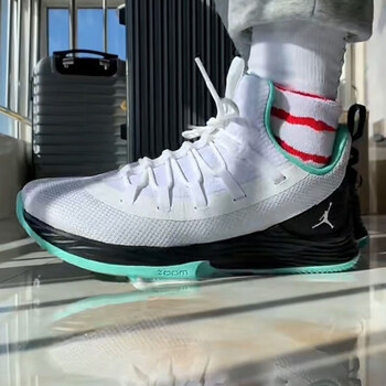 乔衫岚体育air  ultra fly 2巴特勒男子实战耐磨篮球运动鞋 ah8110