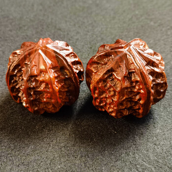 木健身球手球实木手握球核桃球手盘手转练手老人按摩球木核桃一对球