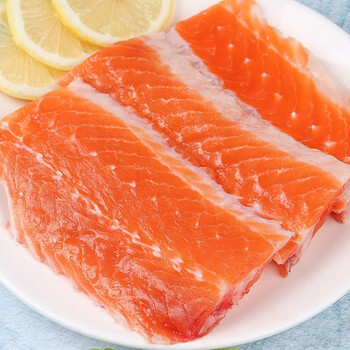 鲜随渔动挪威三文鱼头新鲜冷冻生鲜不去腮鱼头超大煲汤食材三文鱼骨