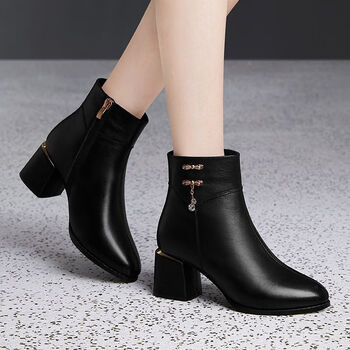 靴子女短靴2022新款春秋单靴女士皮鞋粗跟百搭马丁靴女冬季黑色单里35