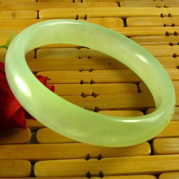 珠宝首饰>其它玉石>更多玉石>snqp>snqp岫岩玉手镯皇顺冰种青绿色玉女