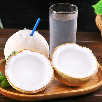 海南牛奶椰皇9个装新鲜当季水果椰青椰汁老椰子肉2只装附带吸管和开椰