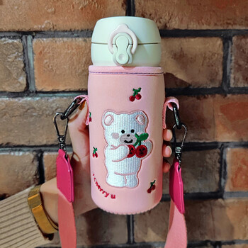 Bolikin 国潮刺绣保温杯套通用象印水杯套保护套斜挎带背带便携杯子套350ml 500ml防烫 刺绣粉色樱桃小熊300-360ml