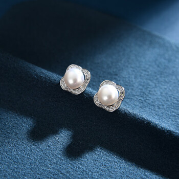周大福至真s925银淡水珍珠耳钉耳环女士小清新花朵耳饰精致小巧耳坠