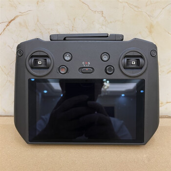 大疆御二air22s高亮小白控无人机一代带屏遥控器rcpro屏控二代99新带