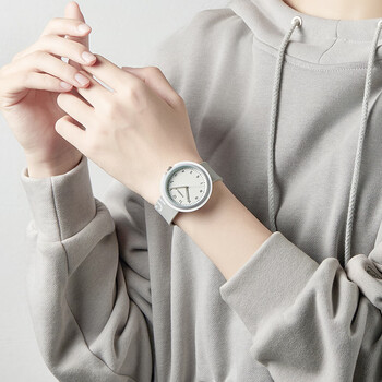 番米拉（PANMILA）手表女学生时尚品牌简约潮流初高中生女运动风大表盘石英女士腕表 奶茶灰