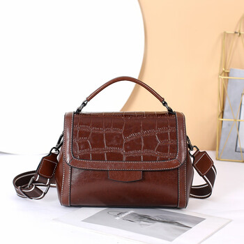 frenmoco鳄鱼纹手提斜挎包新款牛皮单肩包欧美经典油蜡皮翻盖包咖啡色