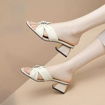 意尔康潮牌真皮法式小凉拖外穿粗跟凉鞋年新款感中跟软皮拖鞋米白色39