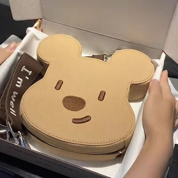 宝奢龙2023新款小熊卡通可爱小熊斜挎包单肩包随身小物包少女图片色