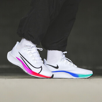 耐克nikeairzoompegasus37premium飞马37白彩虹蓝黑拼接运动休闲鞋bq