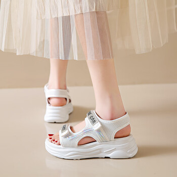 母婴>童鞋>儿童跑步鞋>鸿星尔>鸿星尔女孩凉鞋夏季女童老爹水晶10韩版