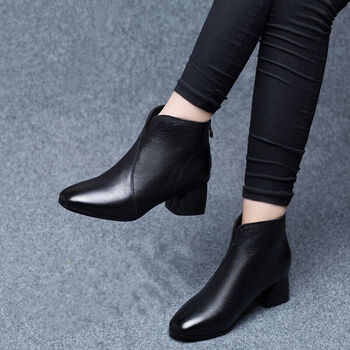 中老年女式半高跟春秋中跟单靴真皮短靴女新款中跟英伦风短筒妈妈鞋