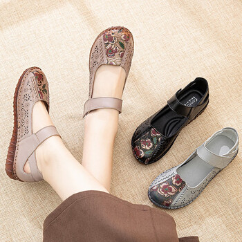 亲情母亲节礼物夏新款民族风印花复古牛皮女鞋妈妈凉鞋软底洞洞鞋黑色