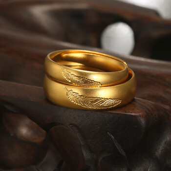 顾豪珠宝展厅古法黄金戒指男女999足金情侣款戒指一对黄金结婚戒指