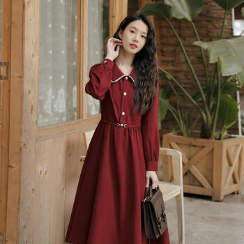 阿依莲法式设计感夏季新款茶歇裙子复古红色连衣裙胖收腰中长裙女红色