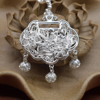 周大福同款银手工长命锁吊坠女款平安锁福猪项链毛衣链宝宝银饰礼品