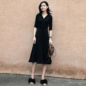 黑色长裙2021春秋新款女装打底裙长款显瘦连衣裙长袖赫本小黑裙潮 杏色 S【建议100斤以内】