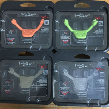 微笑矫正空姐训练器嘴唇笑脸练习器咬肌练笑容嘴角上扬神器透明