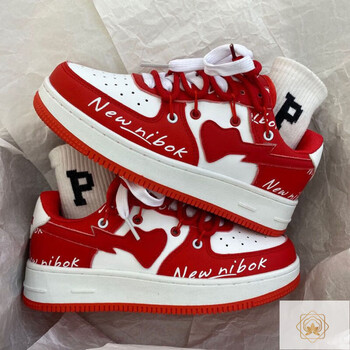 橙央婚鞋平底运动鞋大红色aj板鞋女时尚爱心个性小白鞋透气空军一晟罔