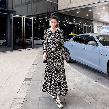 【女装新款】波点V领气质大摆长裙2021秋季新款韩版可盐可甜小邹菊碎花连衣裙 小邹菊黑色 XL 125-140斤