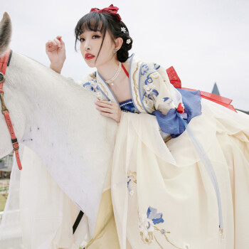 十三余汉服:传统与现代相结合的高品质汉服