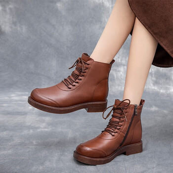 仓梵大头短靴女新品短筒英伦风百搭马丁靴早秋款加绒保暖中年女鞋黑色