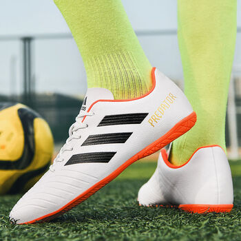 茶小阿足球鞋男女同款牛筋平底球鞋室内通用足球鞋木地运动训练a09白