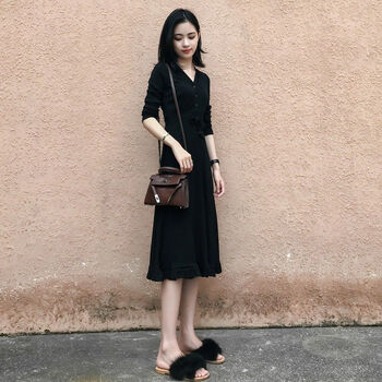 黑色长裙2021春秋新款女装打底裙长款显瘦连衣裙长袖赫本小黑裙潮 杏色 S【建议100斤以内】