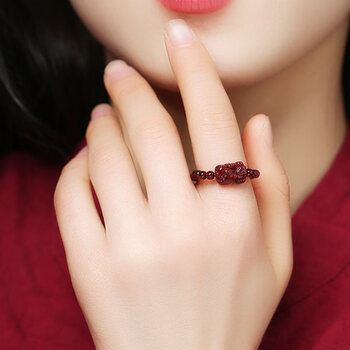 紫金朱砂宝宝貔貅石榴石戒指女士戒圈本命年水晶珠宝饰品 朱砂宝宝