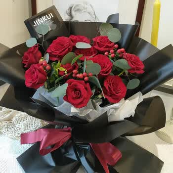 鲜花满天星花束送女友老婆情人节礼物女友表白生日纪念日元旦11朵红
