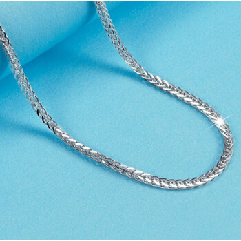 款式均透露出女性纤巧雅洁灵慧的情致铂金项链简单的造型和单纯的白色