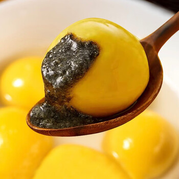 冬日温暖和喜悦的汤圆/元宵