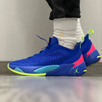 自菅东契奇卢卡一代篮球鞋 luka1兔年低帮气垫耐磨减震男轻战靴