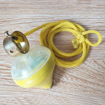 俏娟新款甩绳陀螺 拉绳陀螺 传统怀旧牵线陀螺 地摊产品 牵线陀螺黄色