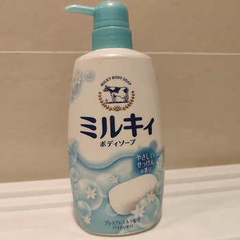 牛乳石硷cow牛乳石碱牛乳沐浴露550ml日本原装进口 550ml沐浴露一瓶