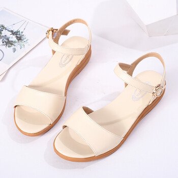 中年女生凉鞋平底妈妈凉鞋夏天穿的新款妇女真皮舒适牛筋底防滑中老年