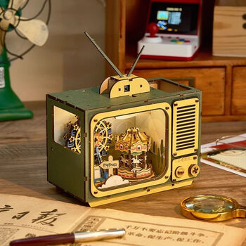 八音盒笔筒纪念日送女朋友木质拼接复古音乐盒木质diy八音盒电视乐园