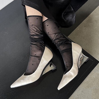 手工女鞋7cm新款尖头坡跟单鞋女2024春秋通勤浅口尖头高跟鞋米白色35