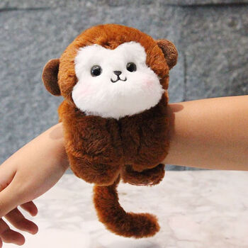 默咔伊伊可爱动物小浣熊玩偶手腕啪啪圈儿童手环毛绒玩具公仔熊猫娃娃