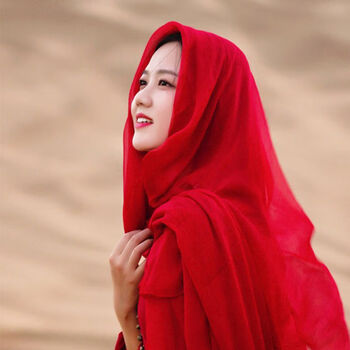 镜渝先生红围巾中国红大红色拍照棉麻围巾沙漠防晒披肩海边旅游沙滩