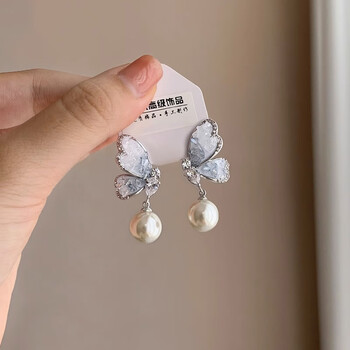 oah水晶渐变蝴蝶珍珠耳环女耳钉新款耳坠小众轻奢感耳饰银色水晶蓝