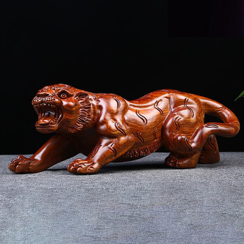 花梨木老虎雕刻件礼品整料生肖虎国标红木东北虎摆件