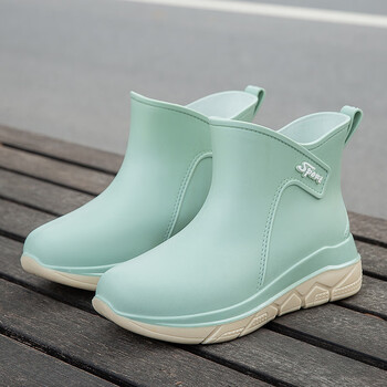 精选日系平底时尚雨靴女中短筒加厚加绒保暖鞋浅色系女款平跟雨鞋236