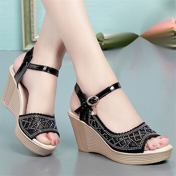 迈得兜坡跟水钻凉鞋女夏季2023年新款时尚百搭女士高跟鞋增高厚轻奢潮