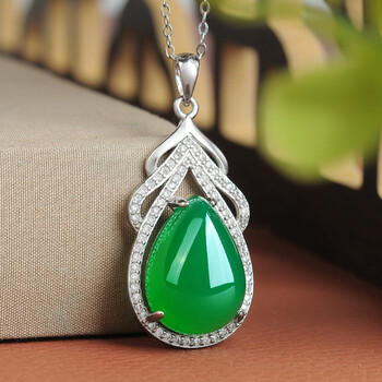 张益轩 925镶嵌玉髓水滴吊坠豪华绿玉髓挂件直播货源供应白金色镶钻