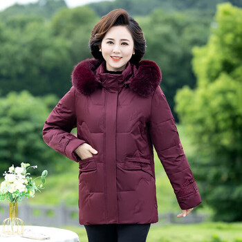 啄木鸟tucano200斤中老年人羽绒服女胖妈妈装加肥加大码老人奶奶冬装