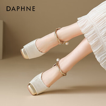 达芙妮方头玛丽珍鞋女2026新款夏季百搭新中式粗跟凉鞋气质感单鞋 米白色 37