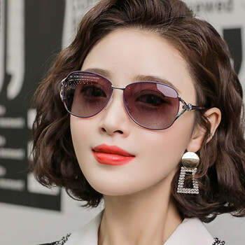 皓顿(haut ton)太阳镜女 时尚休闲小脸款开车眼镜 网红小框驾驶遮阳